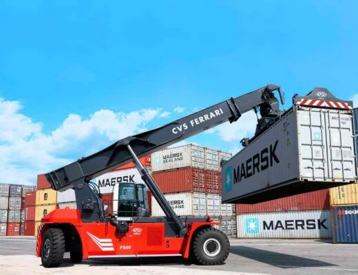 cvs-ferrari-reachstacker-manipuladores-contenedores-feyter-iberia_16-520x400.webp