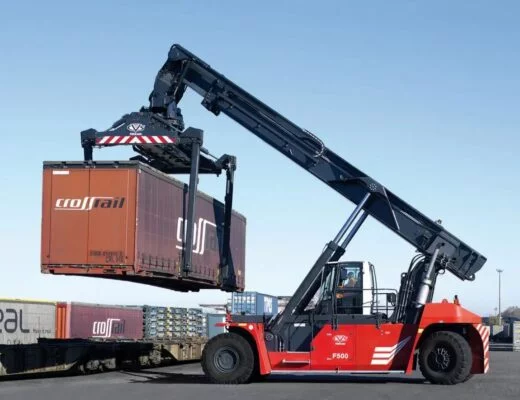 cvs-ferrari-reachstacker-manipuladores-contenedores-feyter-iberia_24-520x400.webp